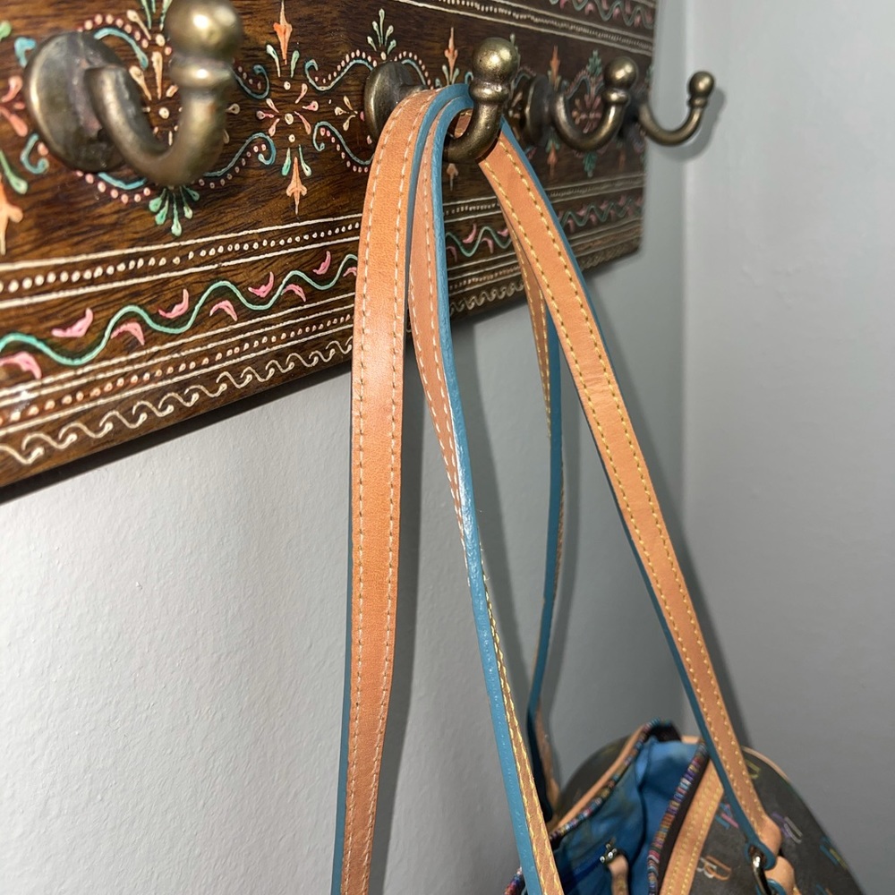 ***SOLD****Authentic Dooney & Burke purse - Picture 4 of 14